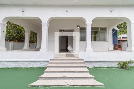 Casa para alugar com 278m², 3 quartos e 3 vagasEntrada