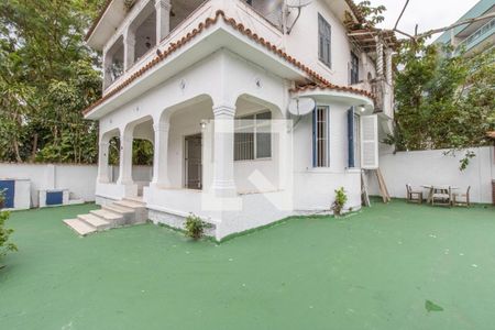 Casa para alugar com 278m², 3 quartos e 3 vagasQuintal