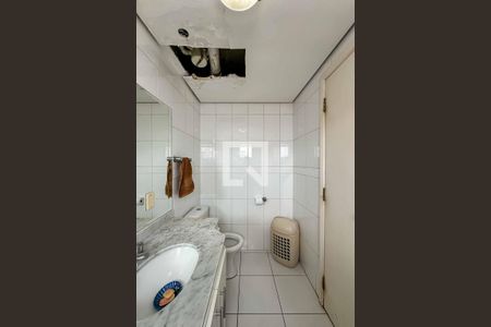 Apartamento à venda com 124m², 3 quartos e 3 vagasBanheiro da Suíte 1