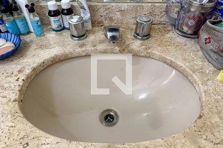 Apartamento à venda com 124m², 3 quartos e 3 vagasBanheiro da Suíte 2