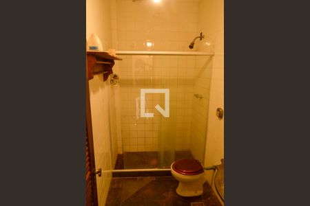 Casa de condomínio à venda com 278m², 5 quartos e 5 vagasBanheiro da Suíte