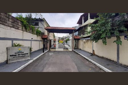 Casa de condomínio à venda com 278m², 5 quartos e 5 vagasFachada 