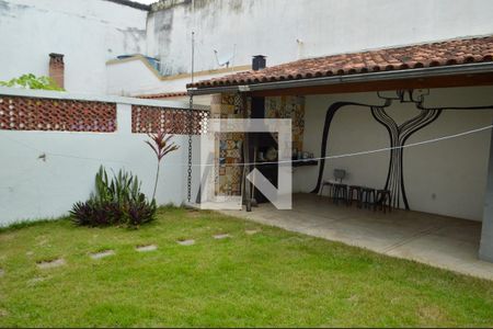 Casa de condomínio à venda com 278m², 5 quartos e 5 vagasQuintal 