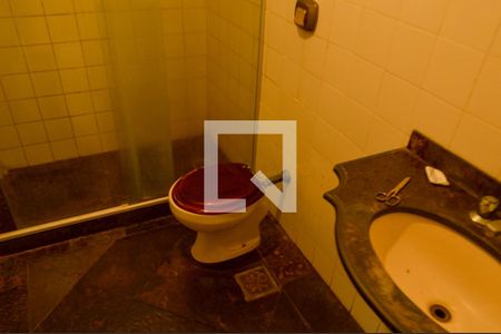 Casa de condomínio à venda com 278m², 5 quartos e 5 vagasBanheiro da Suíte