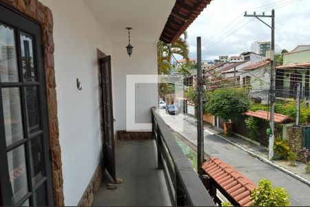 Casa de condomínio à venda com 278m², 5 quartos e 5 vagasVaranda 