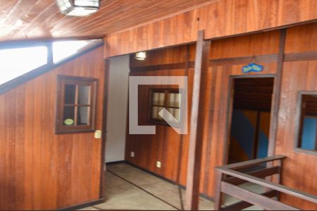 Casa de condomínio à venda com 278m², 5 quartos e 5 vagasSótão