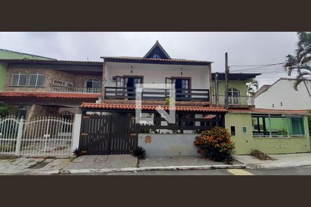 Casa de condomínio à venda com 278m², 5 quartos e 5 vagasFachada 