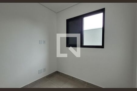 Quarto de apartamento à venda com 2 quartos, 68m² em Jardim Ocara, Santo André