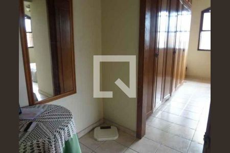 Foto 16 de casa à venda com 4 quartos, 292m² em Vila Bertioga, São Paulo