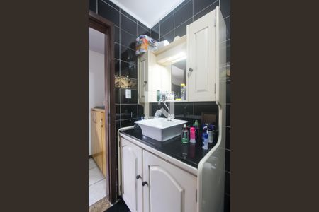 Casa à venda com 293m², 4 quartos e 5 vagasBanheiro 2