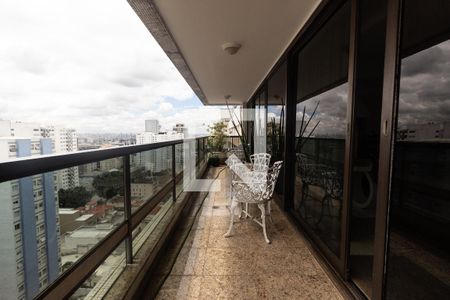 Apartamento à venda com 520m², 4 quartos e 5 vagas Apartamento à venda com 520m², 4 quartos e 5 vagasVaranda