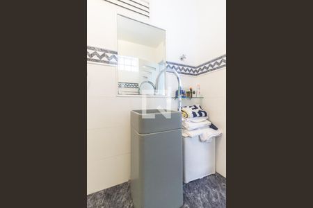 Apartamento à venda com 520m², 4 quartos e 5 vagas Apartamento à venda com 520m², 4 quartos e 5 vagasBanheiro de serviço 2