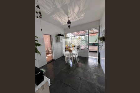 Casa à venda com 3 quartos, 161m² em Ouro Preto, Belo Horizonte