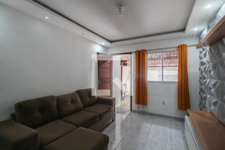 Sala de casa para alugar com 2 quartos, 55m² em São Vicente, Belford Roxo