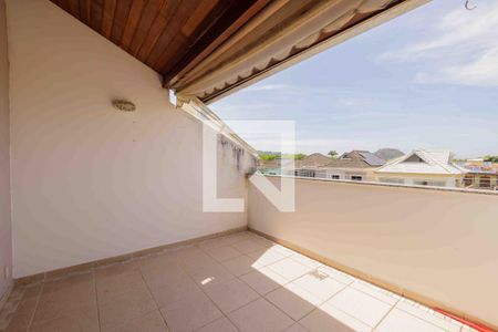 Casa de condomínio à venda com 185m², 4 quartos e 2 vagasVaranda do Terceiro Andar