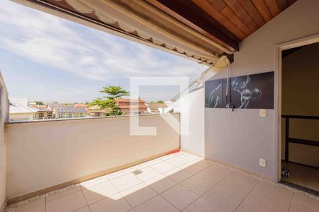 Casa de condomínio à venda com 185m², 4 quartos e 2 vagasVaranda do Terceiro Andar