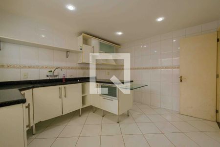 Casa de condomínio à venda com 185m², 4 quartos e 2 vagasCozinha