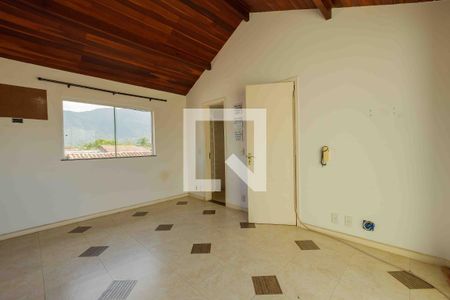 Casa de condomínio à venda com 185m², 4 quartos e 2 vagasSuíte 2