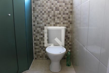 Banheiro de apartamento para alugar com 3 quartos, 64m² em Parque São Lourenço, São Paulo