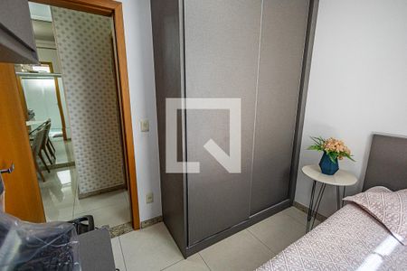 Apartamento à venda com 118m², 3 quartos e 2 vagasQuarto 2