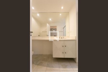 Apartamento para alugar com 195m², 4 quartos e 4 vagasBanheiro da Suíte 2