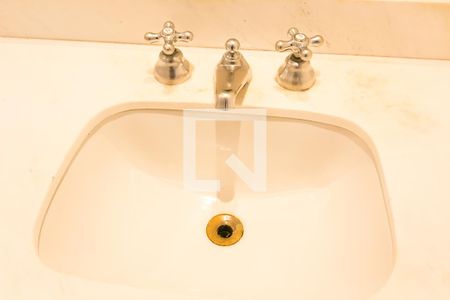 Apartamento para alugar com 195m², 4 quartos e 4 vagasBanheiro da Suíte 2