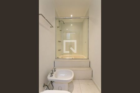 Apartamento para alugar com 195m², 4 quartos e 4 vagasBanheiro da Suíte 1