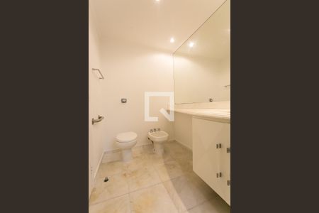 Apartamento para alugar com 195m², 4 quartos e 4 vagasBanheiro da Suíte 2