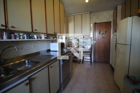 Apartamento à venda com 200m², 3 quartos e 4 vagasCozinha