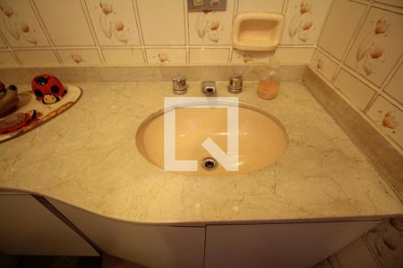 Apartamento à venda com 200m², 3 quartos e 4 vagasBanheiro da Suite 2