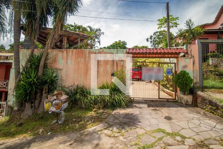 Casa à venda com 130m², 3 quartos e 3 vagas Casa à venda com 130m², 3 quartos e 3 vagasFachada