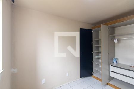 Quarto 2 de apartamento para alugar com 2 quartos, 47m² em Santo Antônio, São José dos Pinhais