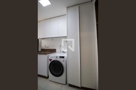 Apartamento para alugar com 170m², 3 quartos e 3 vagas Apartamento para alugar com 170m², 3 quartos e 3 vagasÁrea de serviço