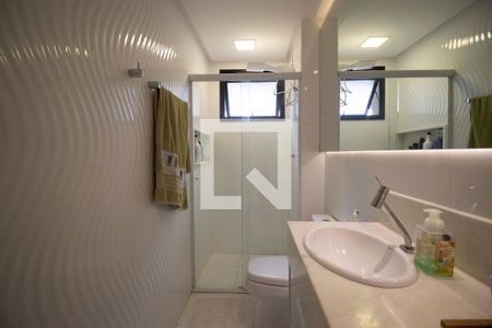 Apartamento para alugar com 170m², 3 quartos e 3 vagas Apartamento para alugar com 170m², 3 quartos e 3 vagasBanheiro da suíte 3