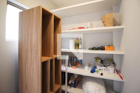 Apartamento à venda com 75m², 2 quartos e sem vaga Apartamento à venda com 75m², 2 quartos e sem vagaDespensa