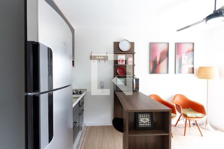 Cozinha de apartamento para alugar com 1 quarto, 30m² em Água Branca, São Paulo