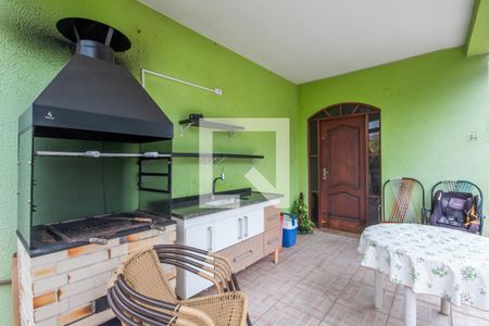 Casa à venda com 310m², 5 quartos e 3 vagasChurrasqueira