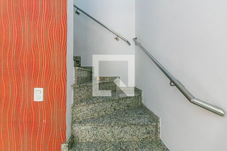 Escadas de casa de condomínio à venda com 3 quartos, 92m² em Penha de França, São Paulo
