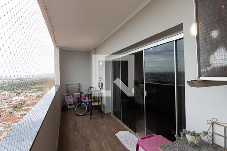 Apartamento para alugar com 148m², 3 quartos e 2 vagasVaranda