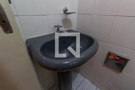 Banheiro Suíte  de casa à venda com 2 quartos, 120m² em Jardim Eliane, 