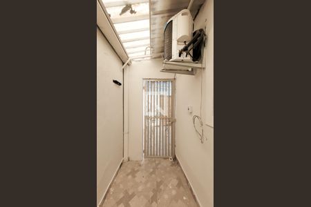 Casa para alugar com 100m², 1 quarto e 1 vagaCorredor lateral