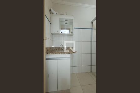 Banheiro da suíte de casa para alugar com 1 quarto, 100m² em Jardim Presidente Wenceslau, Campinas