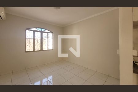 Casa para alugar com 100m², 1 quarto e 1 vagaCozinha e sala de jantar