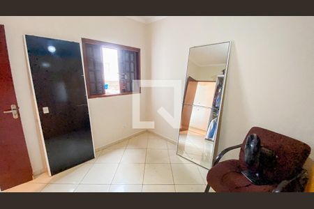 Casa à venda com 140m², 3 quartos e 3 vagas Casa à venda com 140m², 3 quartos e 3 vagasQuarto 2