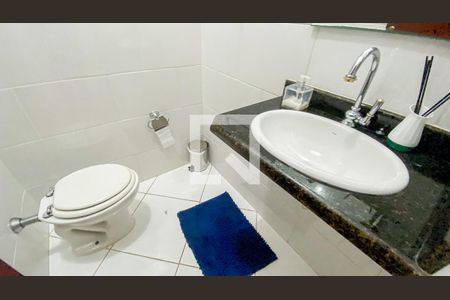 Casa à venda com 140m², 3 quartos e 3 vagas Casa à venda com 140m², 3 quartos e 3 vagasLavabo