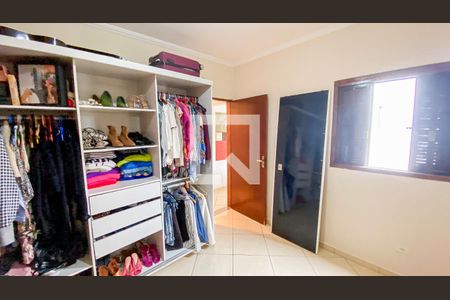 Casa à venda com 140m², 3 quartos e 3 vagas Casa à venda com 140m², 3 quartos e 3 vagasQuarto 2