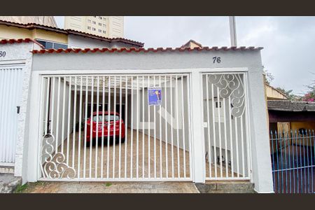 Casa à venda com 140m², 3 quartos e 3 vagas Casa à venda com 140m², 3 quartos e 3 vagasFachada