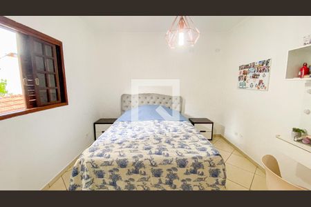 Casa à venda com 140m², 3 quartos e 3 vagas Casa à venda com 140m², 3 quartos e 3 vagasQuarto 1