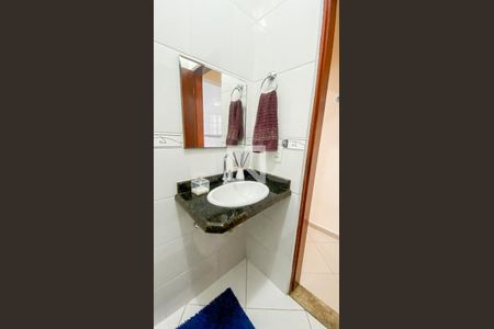 Casa à venda com 140m², 3 quartos e 3 vagas Casa à venda com 140m², 3 quartos e 3 vagasLavabo