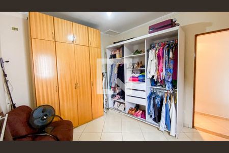 Casa à venda com 140m², 3 quartos e 3 vagas Casa à venda com 140m², 3 quartos e 3 vagasQuarto 2